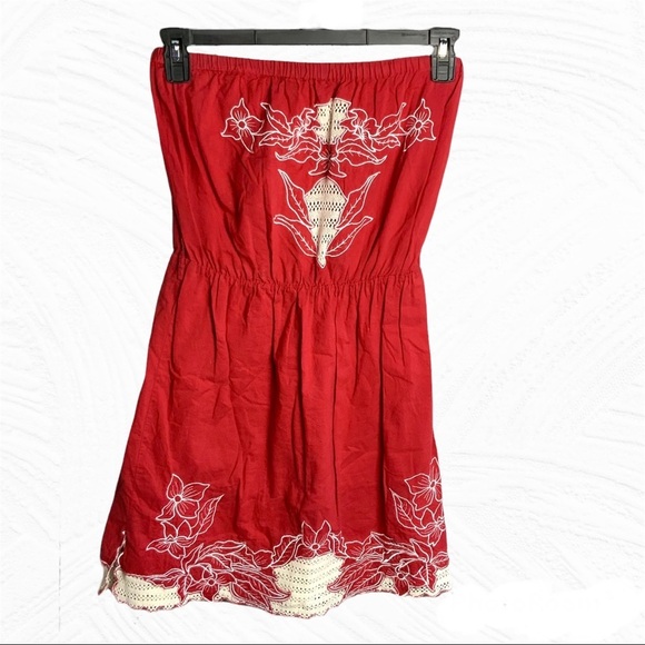 Dresses & Skirts - Twenty One Red with Cream Stitched Flowers & Crocheted Trim Strapless Dress Jr M